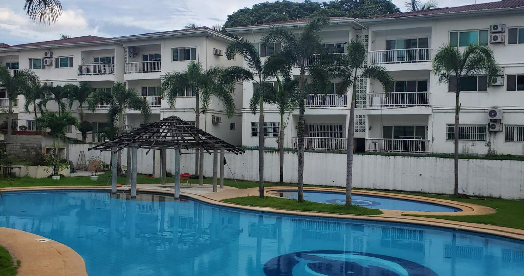 Aston Stay And Villas Mabalacat Bagian luar foto