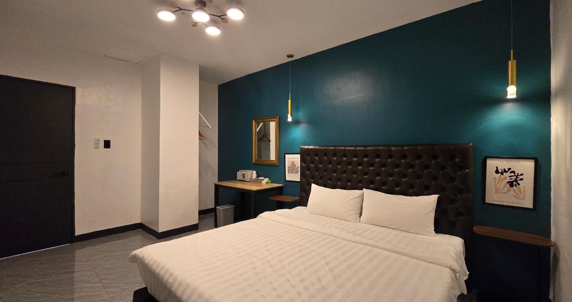 Aston Stay And Villas Mabalacat Bagian luar foto