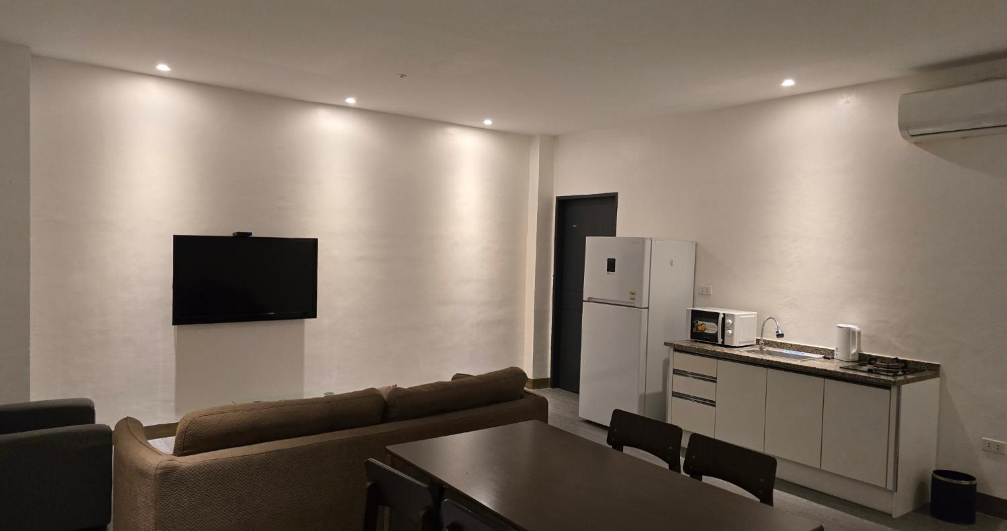 Aston Stay And Villas Mabalacat Bagian luar foto