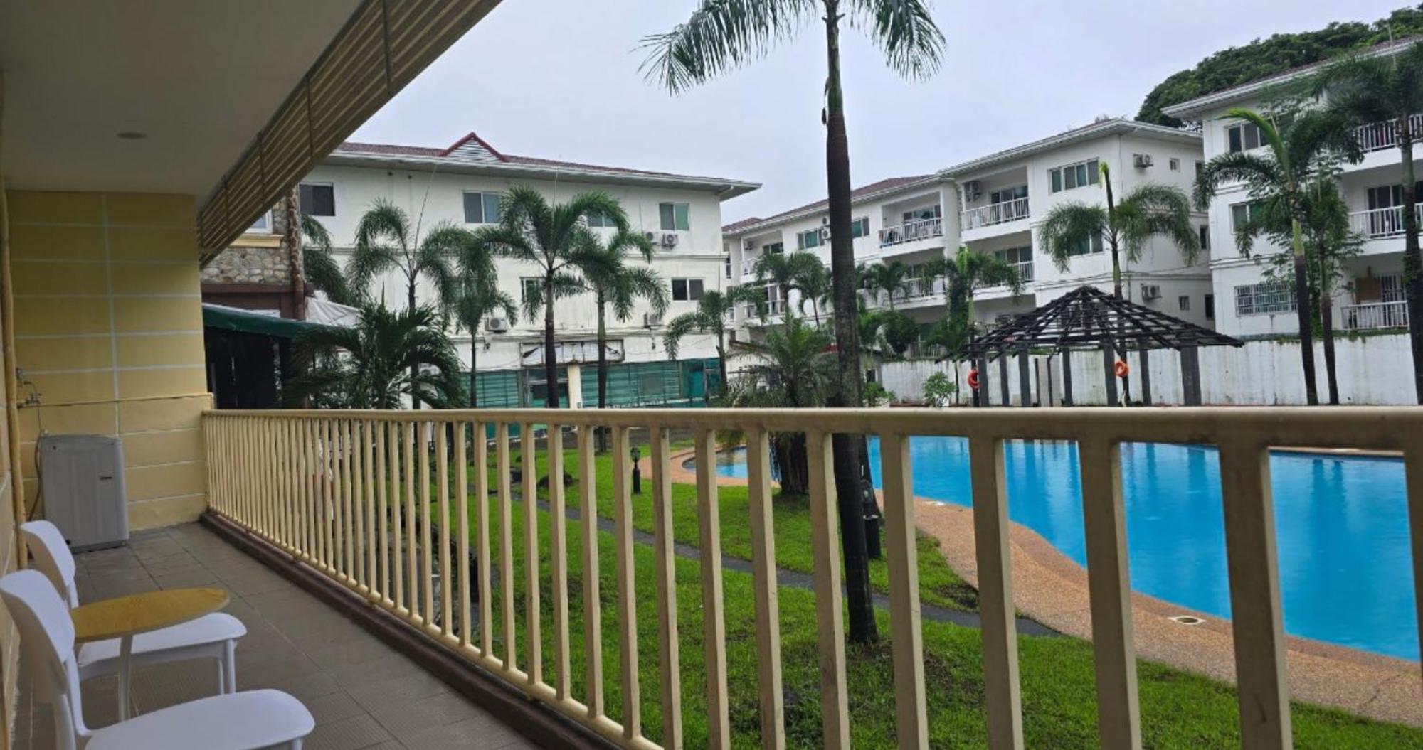Aston Stay And Villas Mabalacat Bagian luar foto