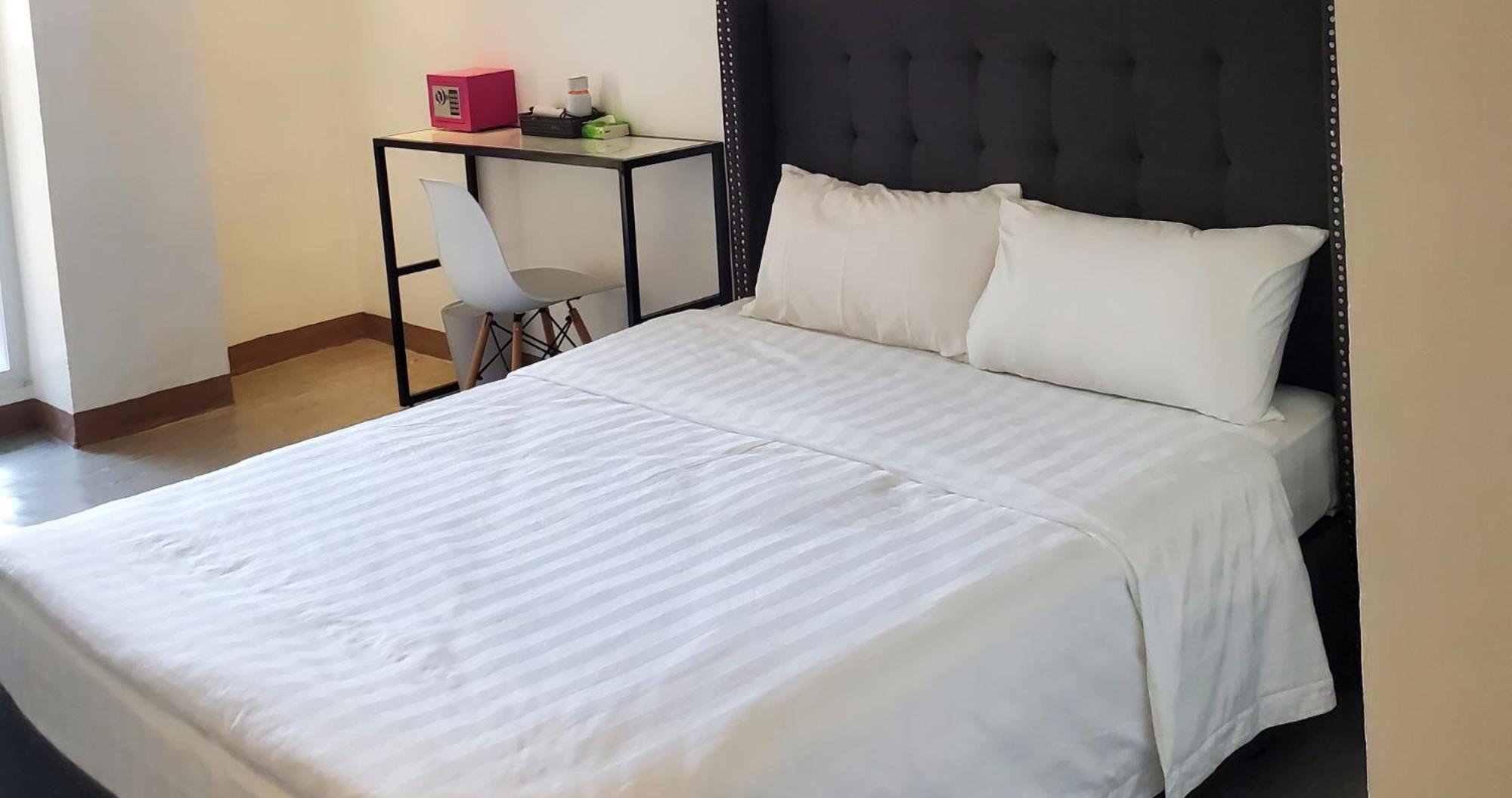 Aston Stay And Villas Mabalacat Bagian luar foto