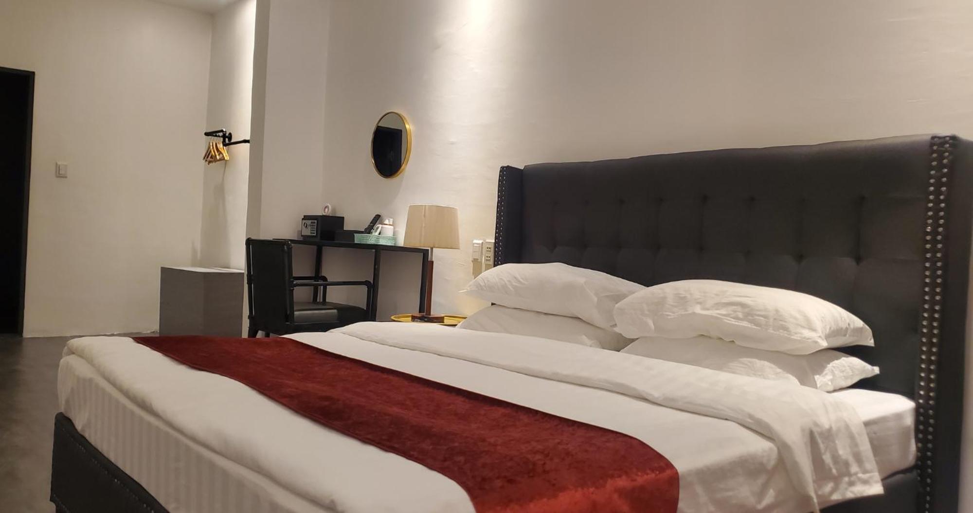 Aston Stay And Villas Mabalacat Bagian luar foto